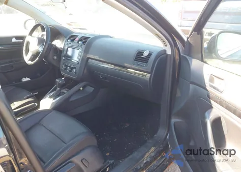 2010 Volkswagen Jetta Se z USA, uszkodzony, nr VIN 3VWRZ7AJ8AM026175